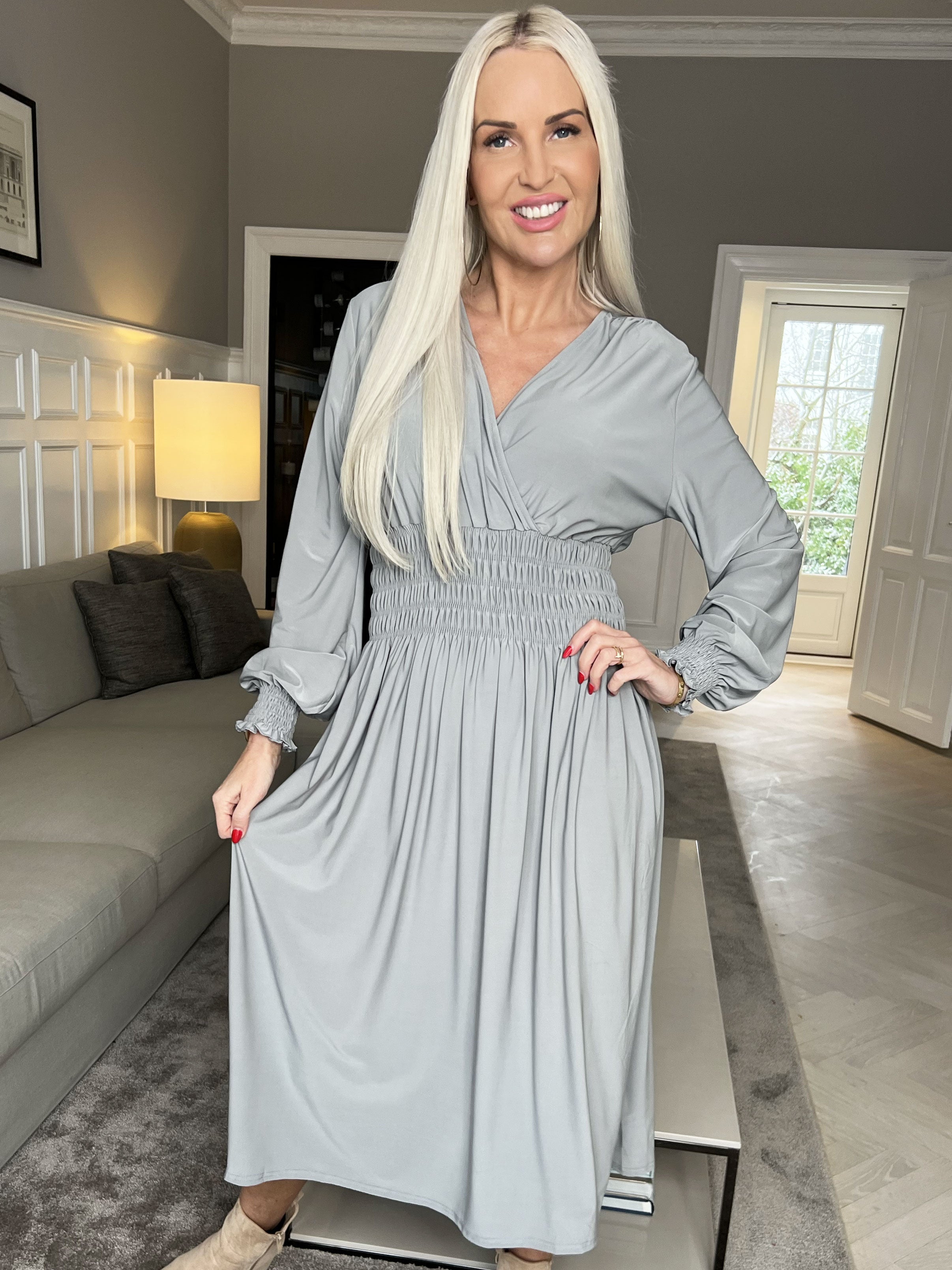 Pams Plain Midi L/S - Elastisk klänning med smock och långa ärmar